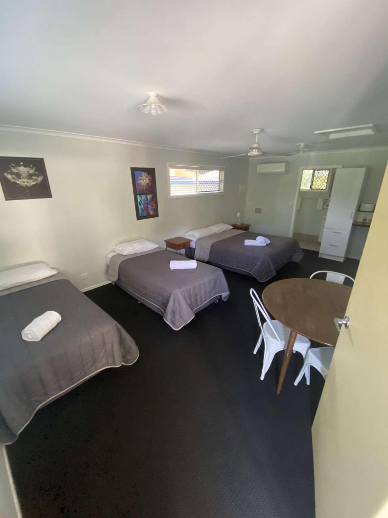 Agnes Palms Motel Агнес Уотър Екстериор снимка